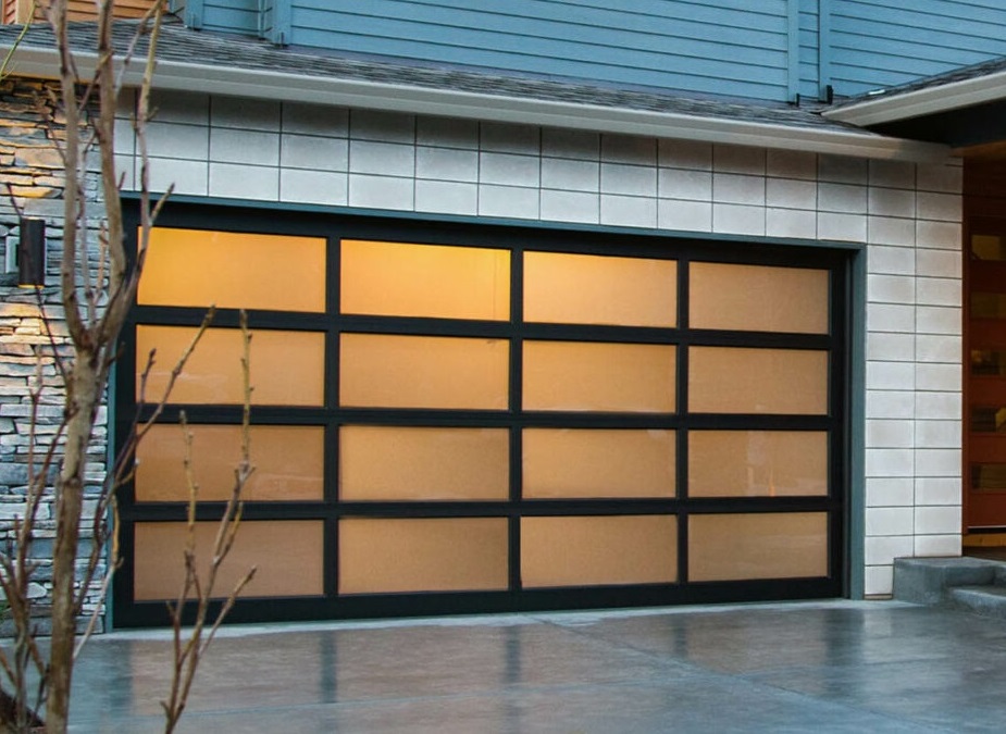 Modern Gorgeous Garage Door Design